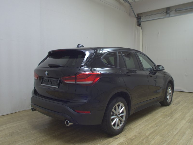 BMW X1 xDrive20d Advantage automatik • ACC • LED — 4
