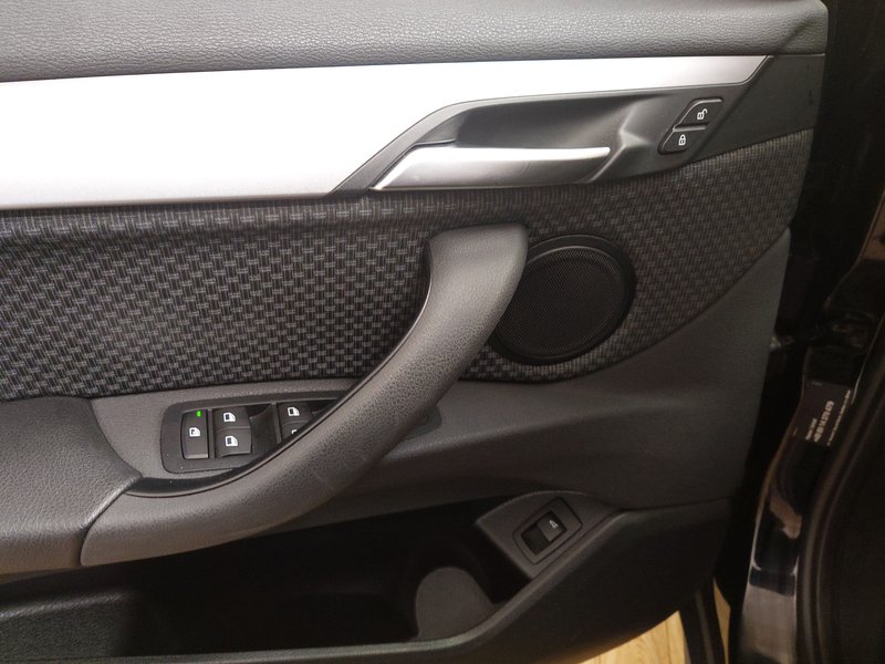 BMW X1 xDrive20d Advantage automatik • ACC • LED — 5