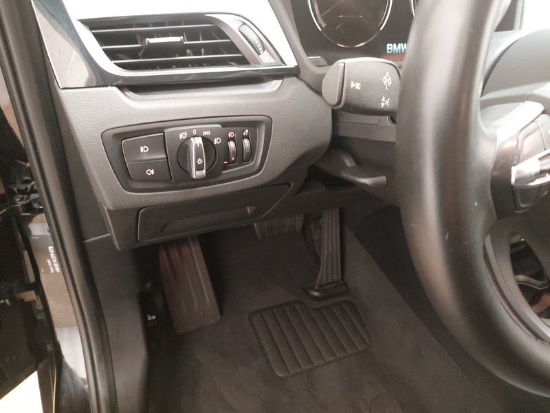 BMW X1 xDrive20d Advantage automatik • ACC • LED — 7