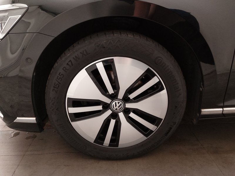 Volkswagen Passat Variant GTE 1.4 TSI automatik • ACC • LED — 8