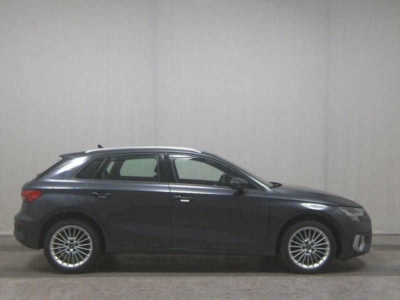 Audi A3 Sportback 30 TFSI automatik advanced • ACC • Full LED