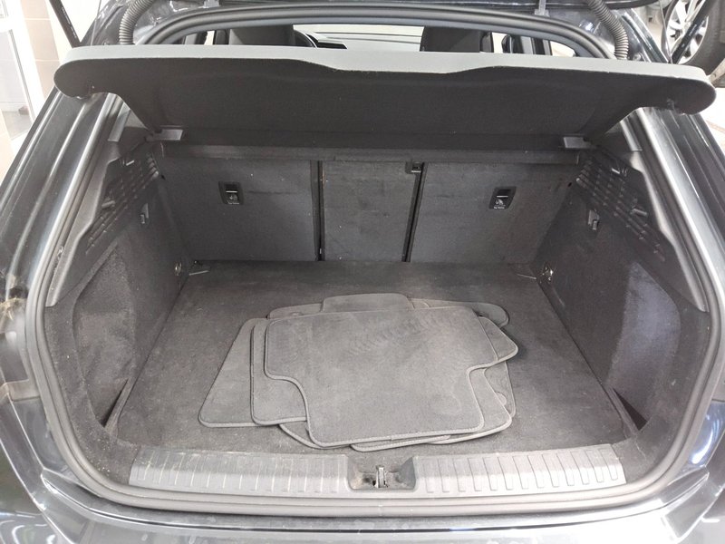 Audi A3 Sportback 30 TFSI automatik advanced • ACC • Full LED — 12