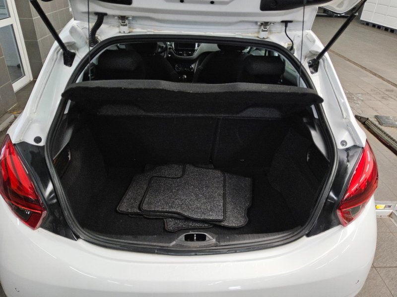 Peugeot 208 1.5 BlueHDI Active • navigacija — 11