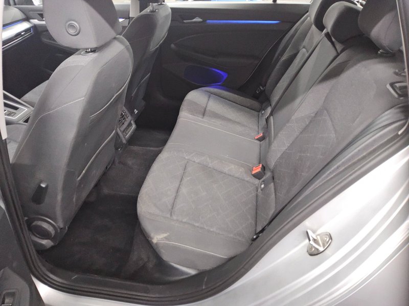 Volkswagen Golf 8 Variant 2.0 TDI automatik Life • ACC • Full LED — 13