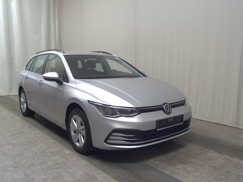 Volkswagen Golf 8 Variant 2.0 TDI automatik Life • ACC • Full LED — 3