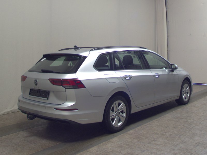 Volkswagen Golf 8 Variant 2.0 TDI automatik Life • ACC • Full LED — 4