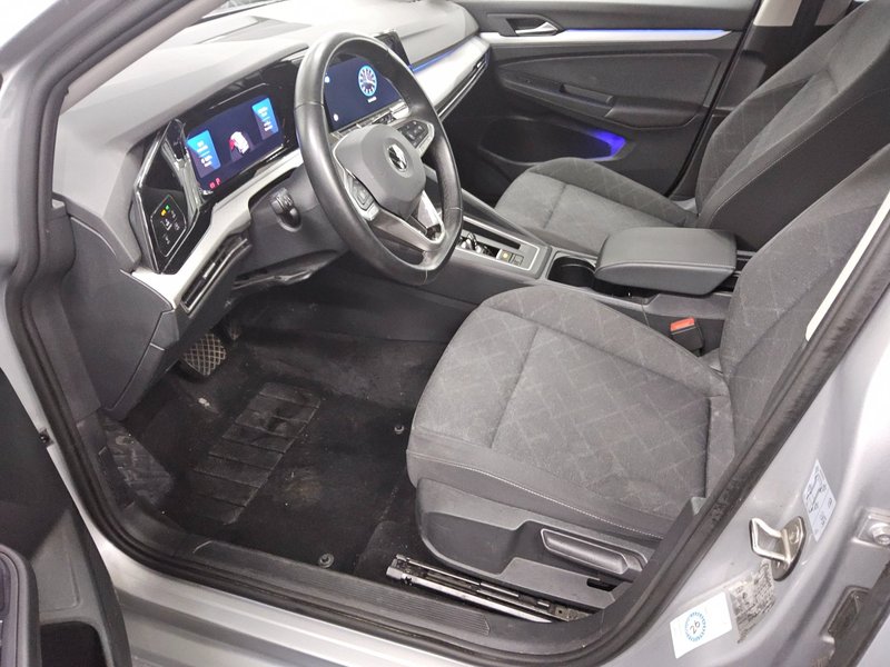 Volkswagen Golf 8 Variant 2.0 TDI automatik Life • ACC • Full LED — 9