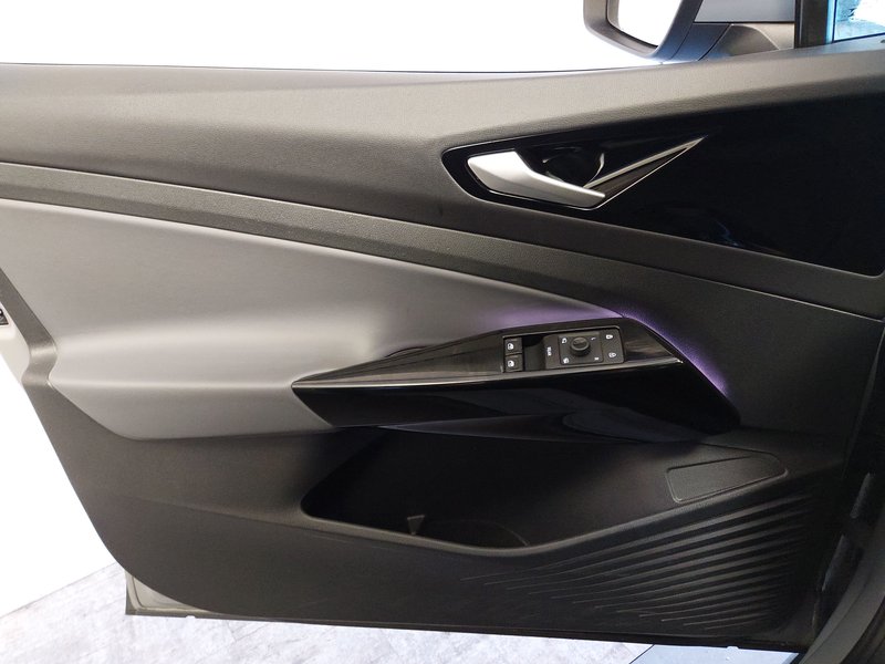 Volkswagen ID.4 Pure Performance • LED • Webasto — 5