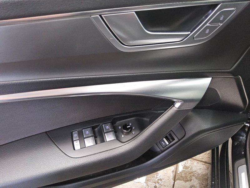 Audi A6 40 TDI automatik • 360° kamera • LED — 9