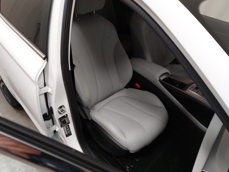 MG MG5 Luxury • 360° kamera • koža — 10
