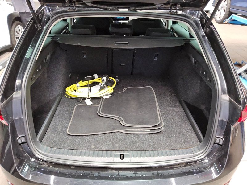Škoda Octavia Kombi 1.4 TSI iV automatik Style • Full LED — 12
