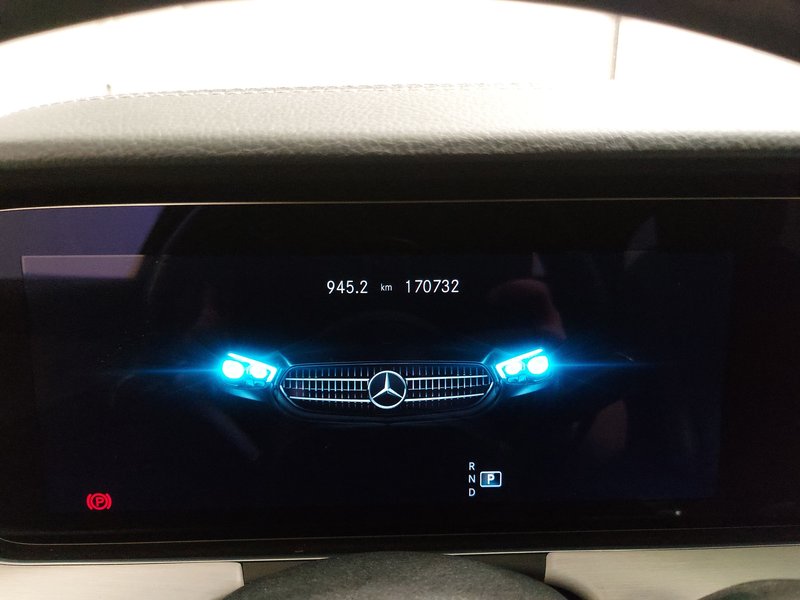 Mercedes-Benz E 220 d karavan automatik • el. vrata prtljažnika — 17