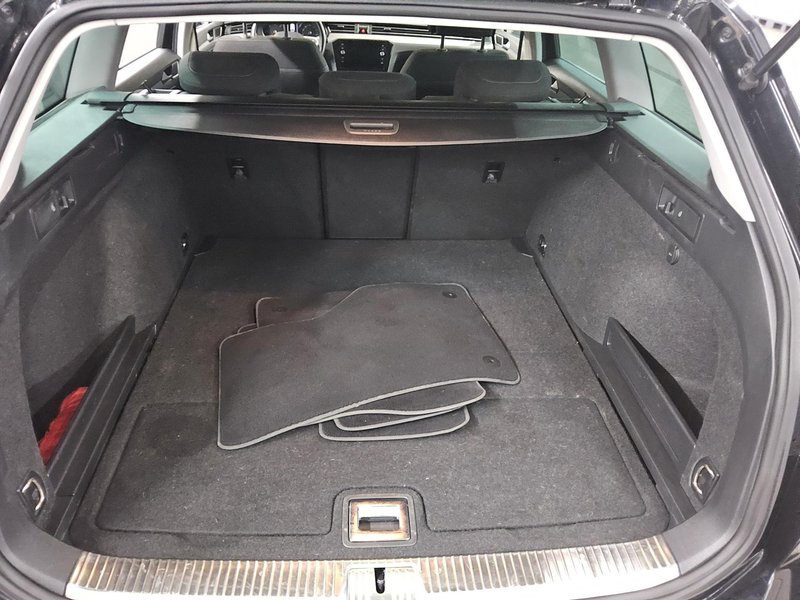 Volkswagen Passat Variant 2.0 TDI automatik • masaža sjedala • ACC — 11