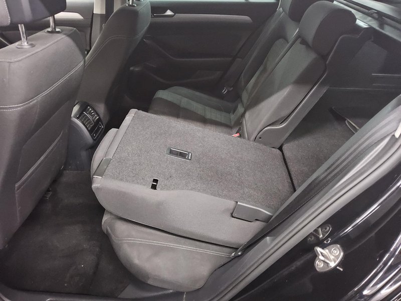 Volkswagen Passat Variant 2.0 TDI automatik • masaža sjedala • ACC — 12
