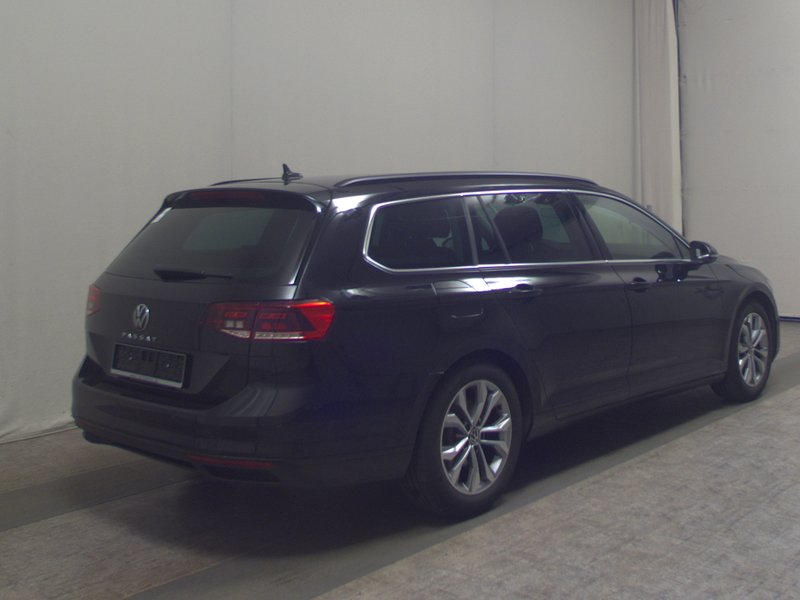 Volkswagen Passat Variant 2.0 TDI automatik • masaža sjedala • ACC — 4