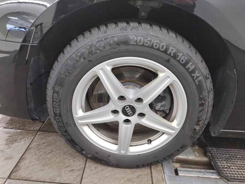 Audi A4 Avant 35 TDI automatik • koža • AHK — 10