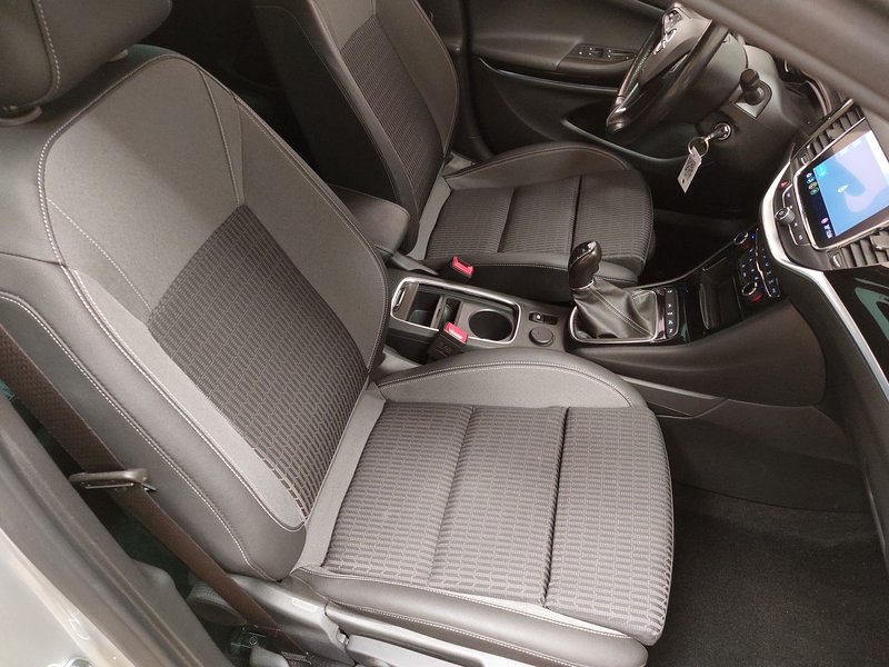 Opel Astra ST 1.5 D Elegance • LED • navigacija — 10