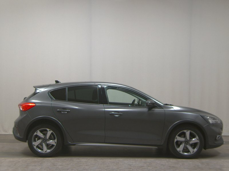 Ford Focus 1.5 EcoBlue automatik Active • Full LED • panorama