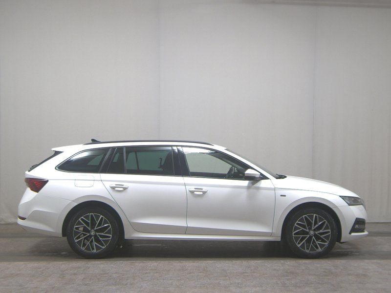 Škoda Octavia Kombi 2.0 TDI automatik Ambition • ACC • Full LED