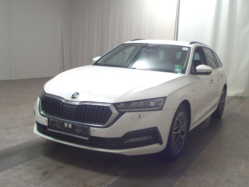 Škoda Octavia Kombi 2.0 TDI automatik Ambition • ACC • Full LED — 2