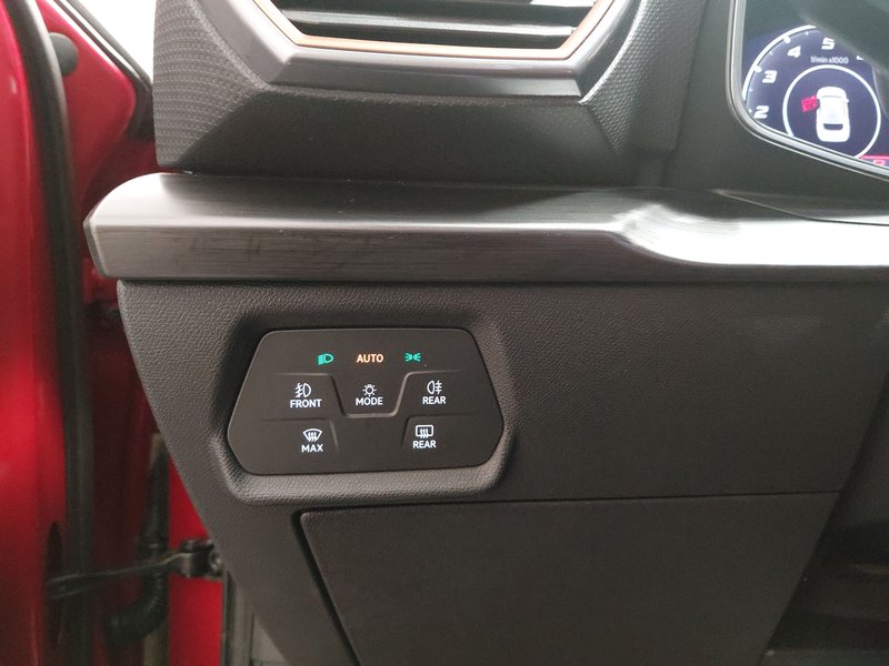 CUPRA Leon 2.0 TSI automatik • Full LED • digitalni instrumenti — 7
