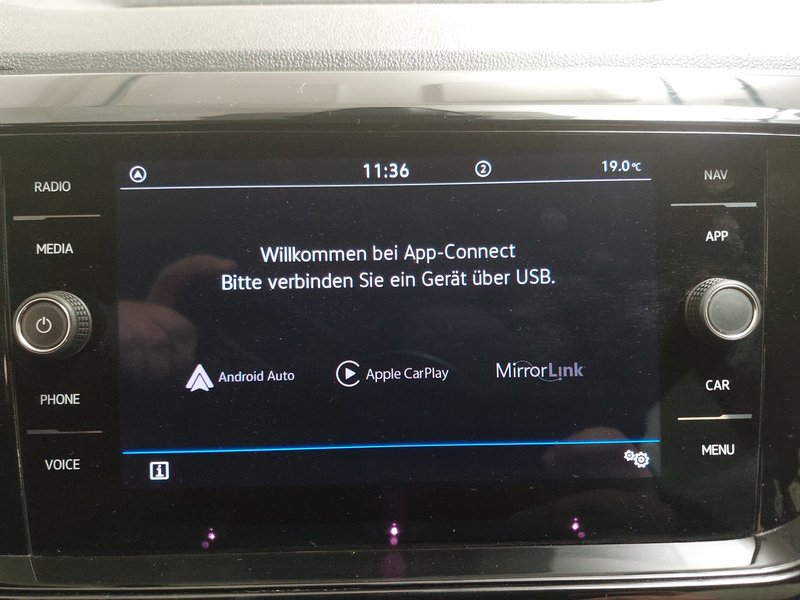 Volkswagen T-Cross 1.0 TSI Life • LED • bežično punjenje — 18
