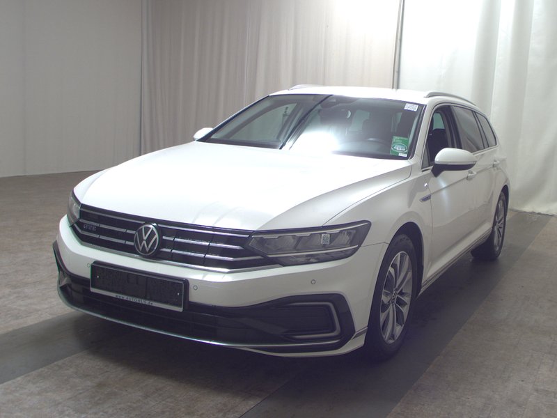 Volkswagen Passat Variant GTE 1.4 TSI automatik • ACC • Full LED — 2