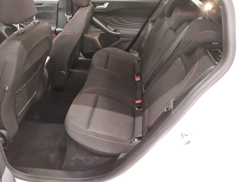 Ford Focus Turnier 1.0 EcoBoost ST-Line • LED • el. peta vrata — 13