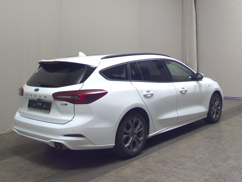 Ford Focus Turnier 1.0 EcoBoost ST-Line • LED • el. peta vrata — 4