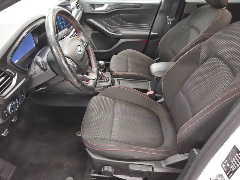 Ford Focus Turnier 1.0 EcoBoost ST-Line • LED • el. peta vrata — 9
