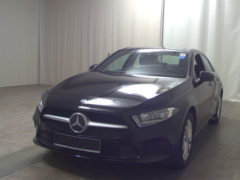 Mercedes-Benz A 250 e automatik Progressive • navigacija — 2