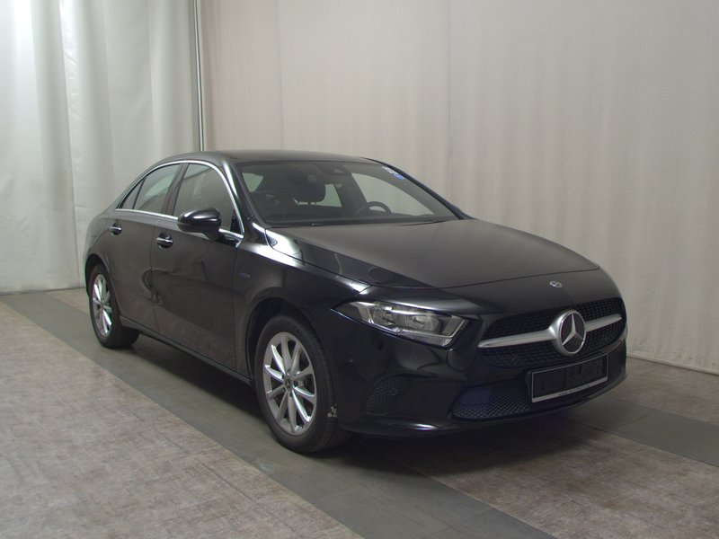 Mercedes-Benz A 250 e automatik Progressive • navigacija — 3