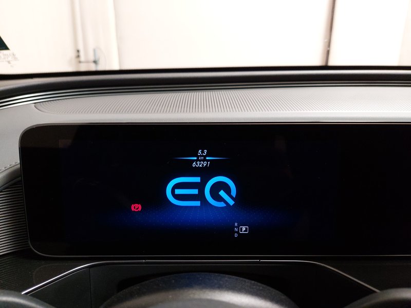 Mercedes-Benz EQC 400 4MATIC • Full LED — 21