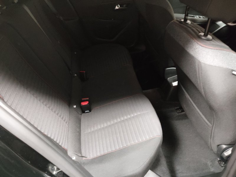 Peugeot 208 1.2 PureTech Active • 360° kamera • digitalni instrumenti — 12