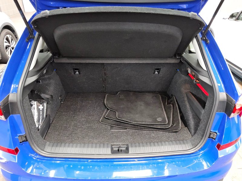 Škoda Kamiq 1.6 TDI Active • Full LED • grijana sjedala — 11