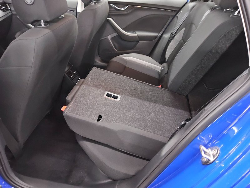 Škoda Kamiq 1.6 TDI Active • Full LED • grijana sjedala — 12