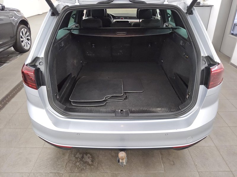 Volkswagen Passat Variant 2.0 TDI 4MOTION automatik Business • bežično punjenje — 12