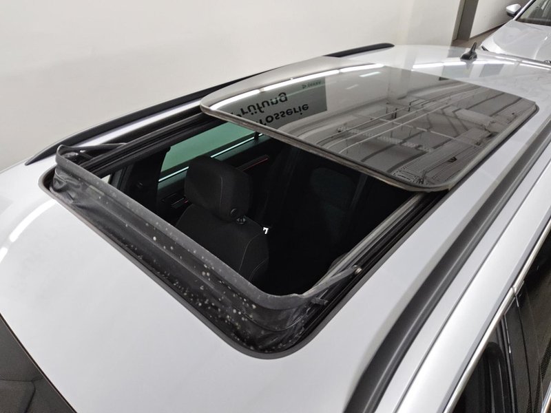 Volkswagen Passat Variant 2.0 TDI 4MOTION automatik Business • bežično punjenje — 13