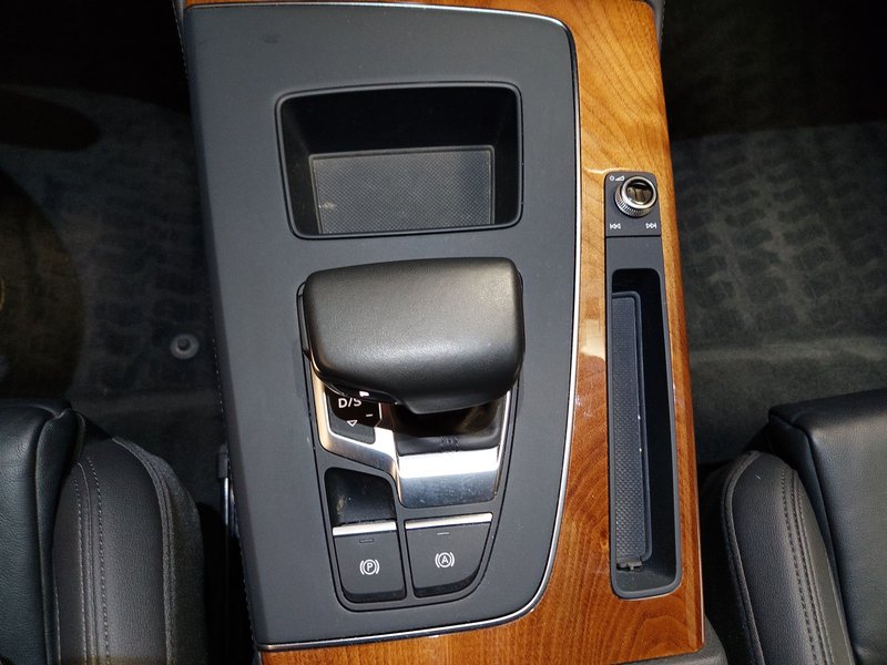 Audi Q5 40 TDI quattro S line automatik • panorama • AHK — 15