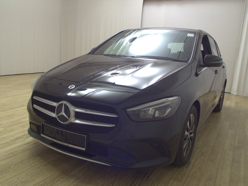 Mercedes-Benz B 180 d automatik • LED — 2