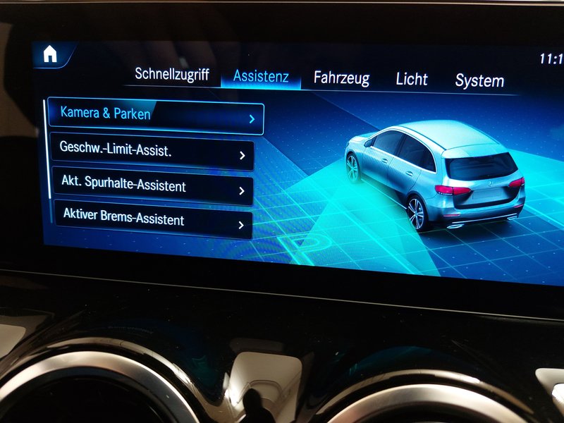 Mercedes-Benz B 180 d automatik • LED — 20