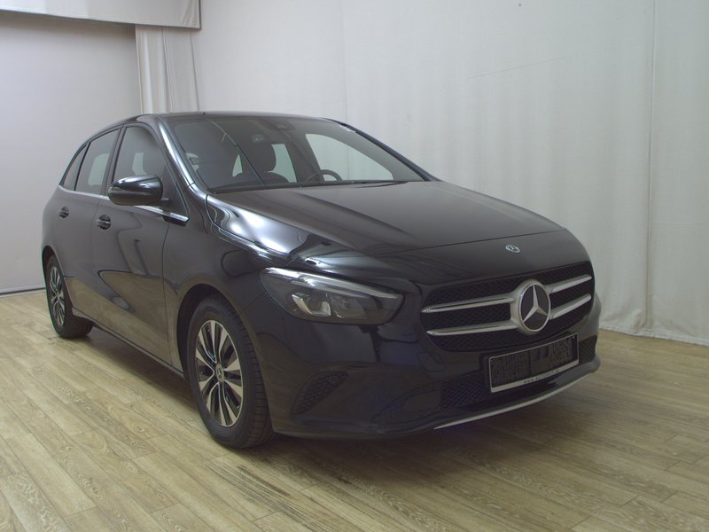 Mercedes-Benz B 180 d automatik • LED — 3