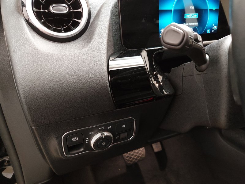 Mercedes-Benz B 180 d automatik • LED — 7