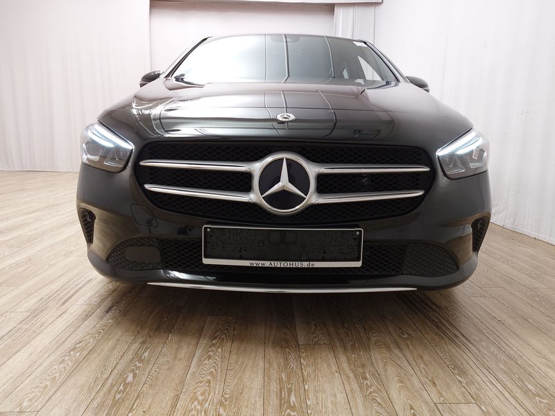 Mercedes-Benz B 180 d automatik • LED — 9