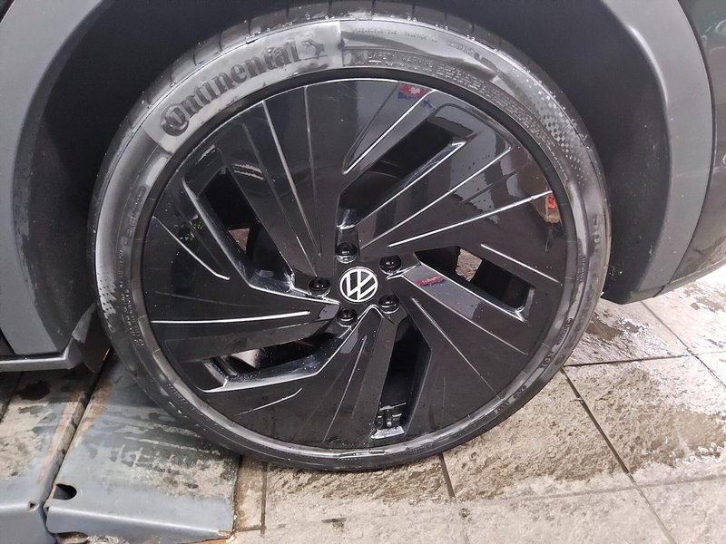 Volkswagen ID.4 GTX 4MOTION • 360° kamera • ACC — 11