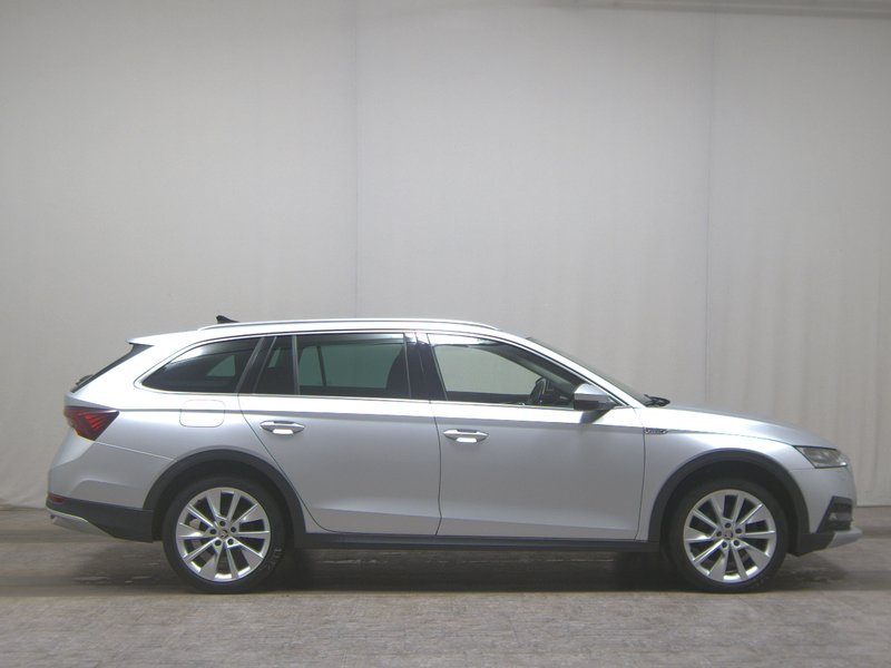 Škoda Octavia Kombi 2.0 TDI 4x4 automatik Scout • ACC • AHK