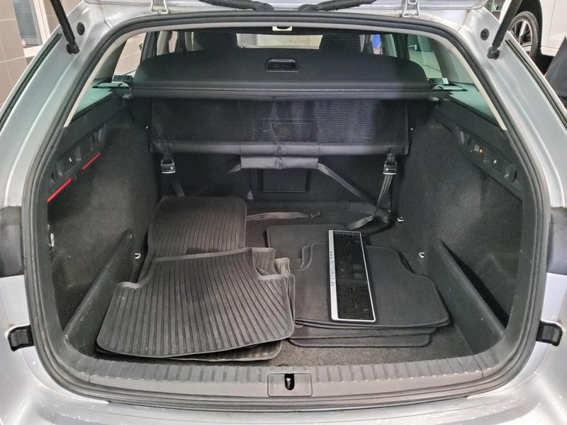 Škoda Octavia Kombi 2.0 TDI 4x4 automatik Scout • ACC • AHK — 13