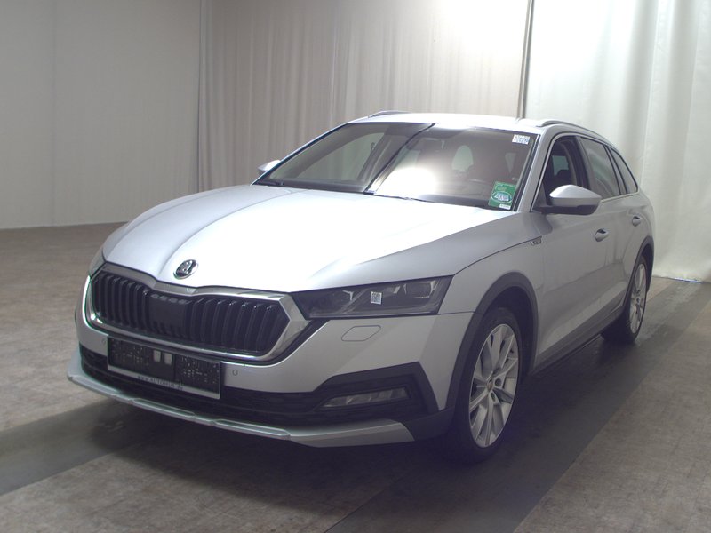 Škoda Octavia Kombi 2.0 TDI 4x4 automatik Scout • ACC • AHK — 2