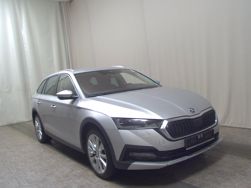 Škoda Octavia Kombi 2.0 TDI 4x4 automatik Scout • ACC • AHK — 3