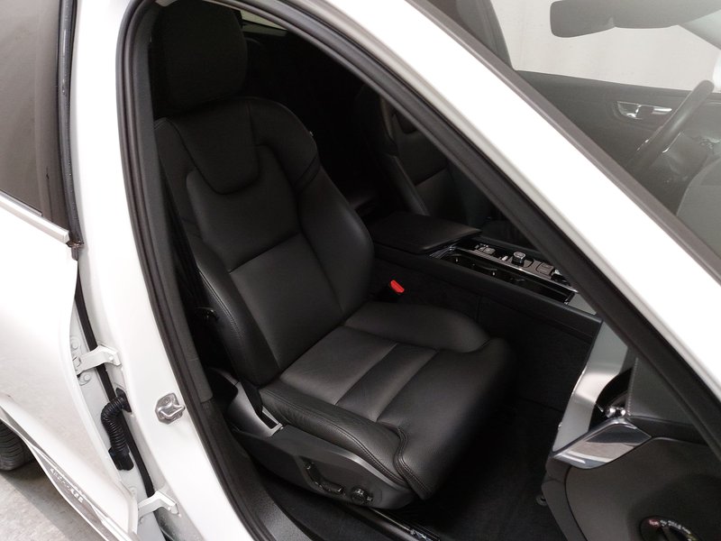 Volvo XC60 T6 AWD Inscription automatik • HUD • 360° kamera — 10